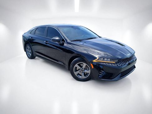Used 2022 Kia K5 LXS FWD image 1