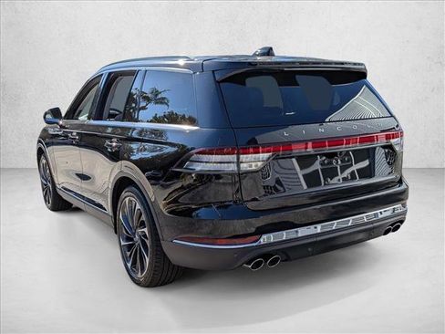 Used 2025 Lincoln Aviator Reserve w/ Luxury Package image 8