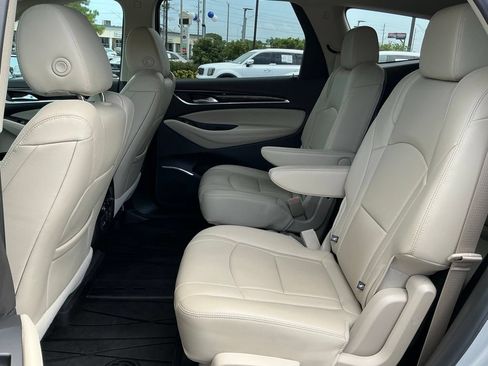 Used 2019 Buick Enclave Premium AWD/4WD image 18