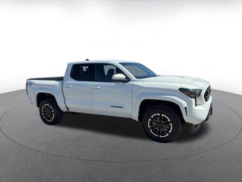 Used 2024 Toyota Tacoma TRD Sport image 2