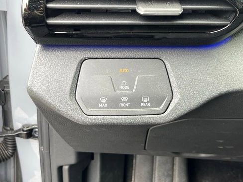 Used 2022 Volkswagen ID.4 Pro image 28