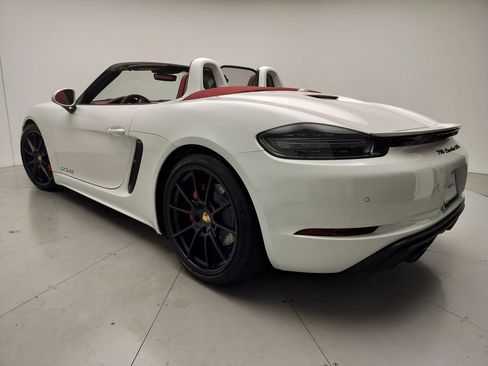 Used 2022 Porsche 718 Boxster GTS RWD image 3