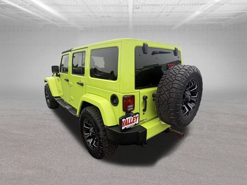 Used 2017 Jeep Wrangler Unlimited Sahara w/ Dual Top Group AWD/4WD image 10