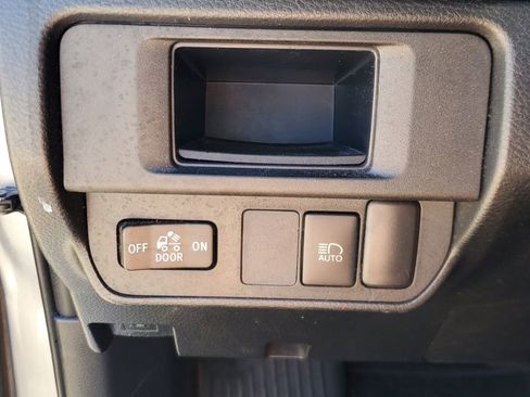 Used 2019 Toyota Tacoma SR w/ SR Convenience Package image 18