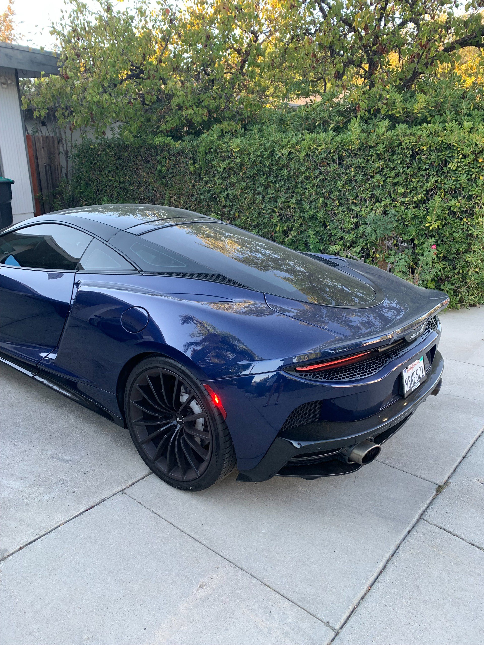 Used 2020 McLaren GT RWD image 5