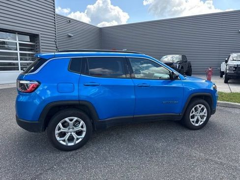 Used 2024 Jeep Compass Latitude AWD/4WD image 5