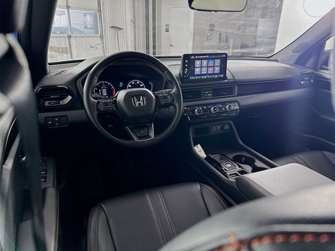 Used 2025 Honda Pilot TrailSport image 20