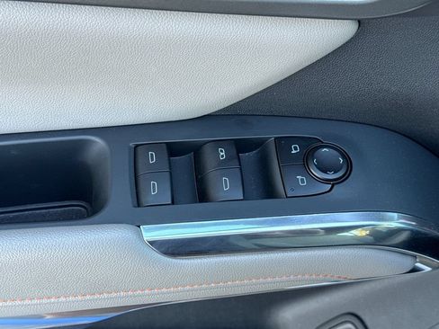 Used 2025 Chevrolet Traverse LT AWD/4WD image 11