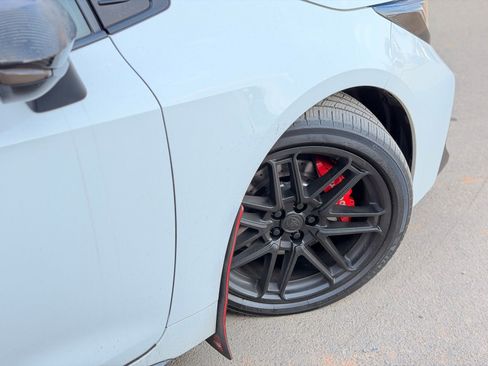 Used 2020 Toyota Corolla SE w/ SE Premium Package image 22