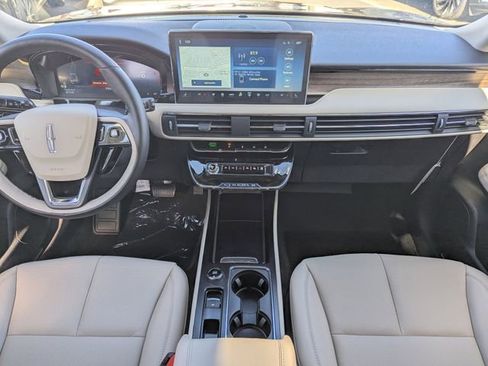 New 2026 Lincoln Corsair Reserve image 13