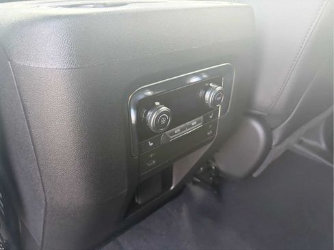 Used 2026 GMC Yukon XL AT4 AWD/4WD image 22
