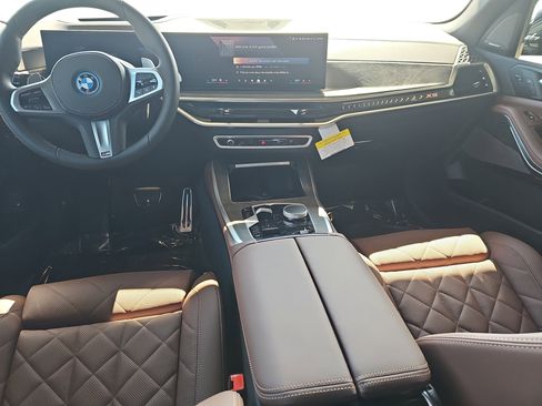 New 2026 BMW X5 xDrive50e w/ M Sport Package AWD/4WD image 9