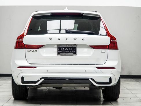 Used 2023 Volvo XC60 T8 Ultimate w/ Climate Package AWD/4WD image 12
