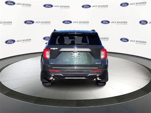 Certified 2022 Ford Explorer XLT w/ Equipment Group 202A image 4