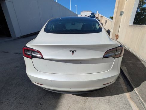 Used 2021 Tesla Model 3 Standard Range Plus image 6