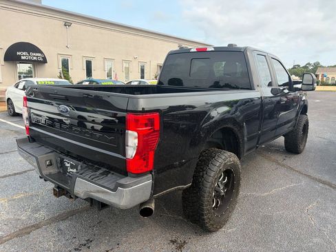 Used 2022 Ford F250 XL w/ STX Appearance Package AWD/4WD image 2