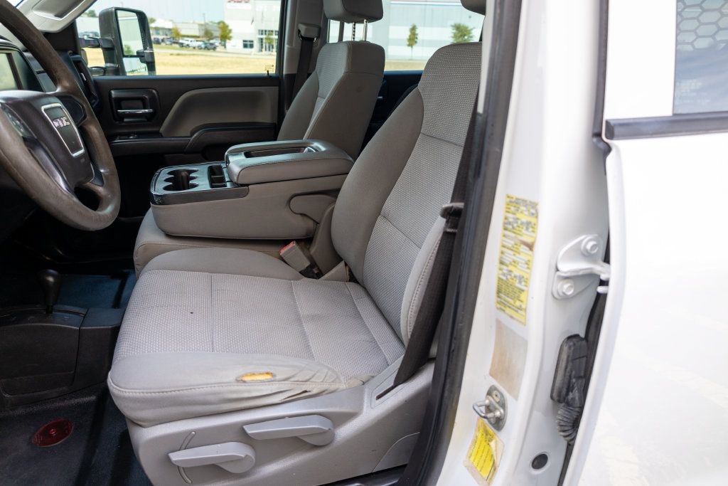 Used 2018 GMC Sierra 3500 4x4 Crew Cab w/ Sierra Convenience Package image 10