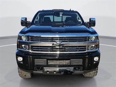 Used 2017 Chevrolet Silverado 2500 High Country image 8