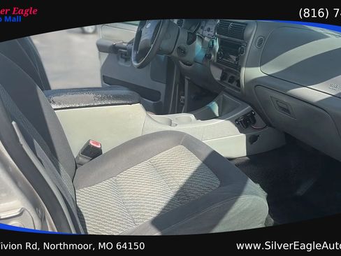 Used 2003 Ford Explorer Sport Trac XLT AWD/4WD image 12