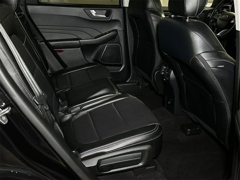 Used 2022 Ford Escape Titanium w/ Class II Trailer Tow Package image 16