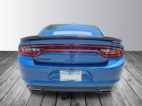 Used 2022 Dodge Charger SXT w/ Blacktop Package RWD image 4
