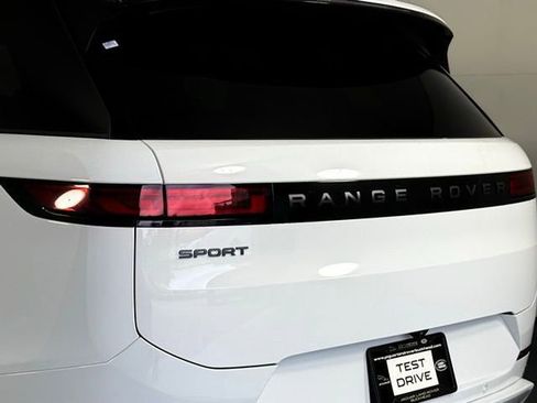 New 2026 Land Rover Range Rover Sport Dynamic SE AWD/4WD image 17