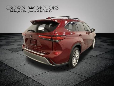 Used 2021 Toyota Highlander Platinum AWD/4WD image 6