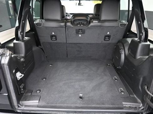 Used 2023 Jeep Wrangler Unlimited Sport AWD/4WD image 30