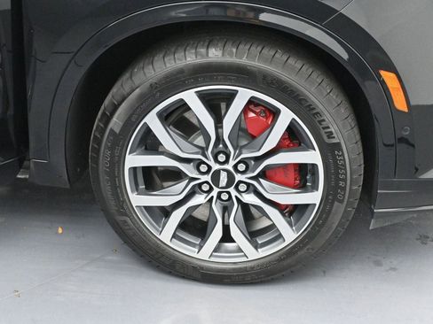 Certified 2024 Cadillac XT6 Sport w/ Platinum Package image 38