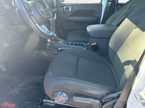 Used 2021 Jeep Wrangler Unlimited Sahara w/ LED Lighting Group AWD/4WD image 12