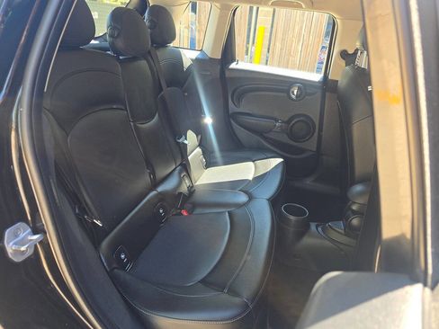 Used 2018 MINI Cooper 4-Door Hardtop w/ Signature Line Package FWD image 12
