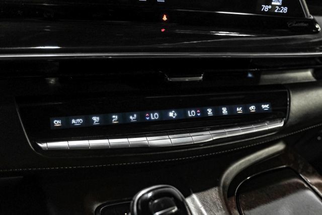 Used 2022 Cadillac Escalade Premium Luxury Platinum AWD/4WD image 26