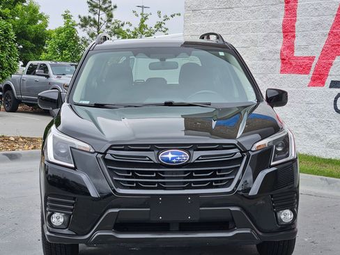 Used 2023 Subaru Forester Premium AWD/4WD image 2