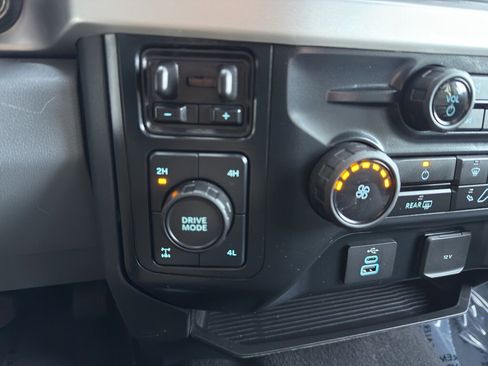 Used 2024 Ford F250 XLT image 25