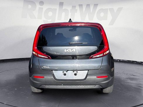 Used 2022 Kia Soul S FWD image 4