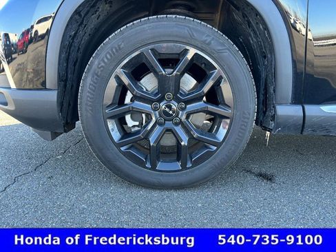 Certified 2025 Honda Pilot Touring image 12