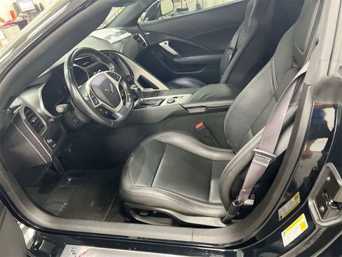 Used 2017 Chevrolet Corvette Stingray Coupe w/ 1LT image 18