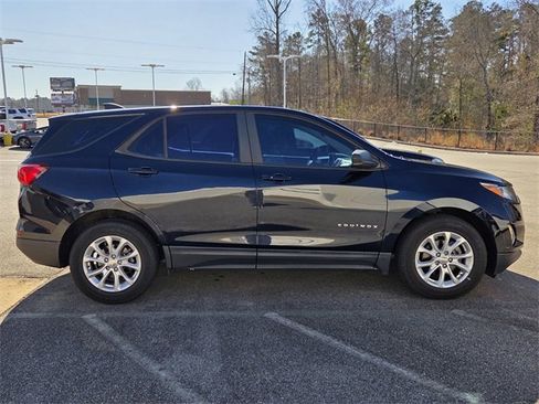 Used 2020 Chevrolet Equinox LS image 6