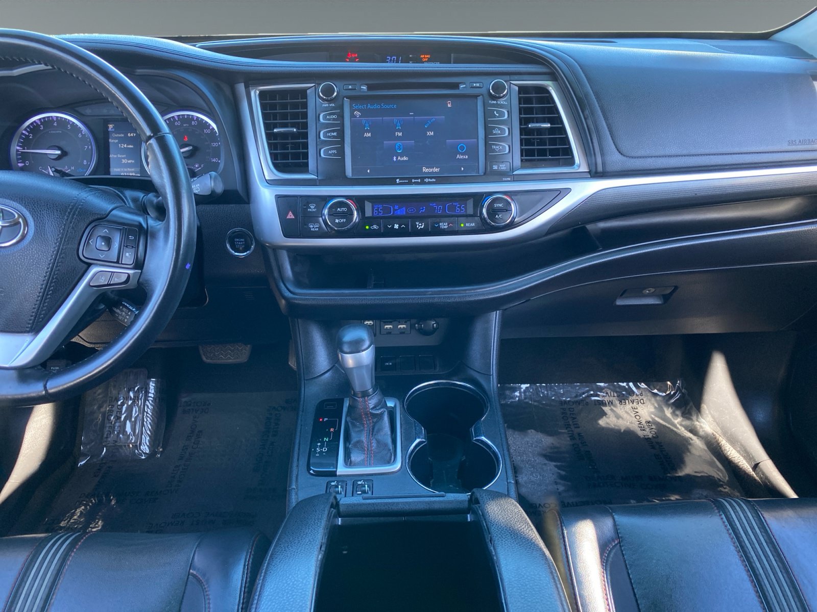 Used 2019 Toyota Highlander SE FWD image 11