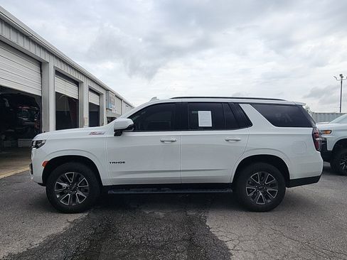 Used 2024 Chevrolet Tahoe Z71 w/ Luxury Package AWD/4WD image 2
