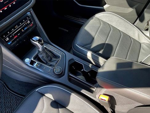 Certified 2024 Volkswagen Tiguan SEL R-Line image 22