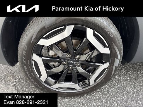 Used 2025 Kia Telluride EX image 9