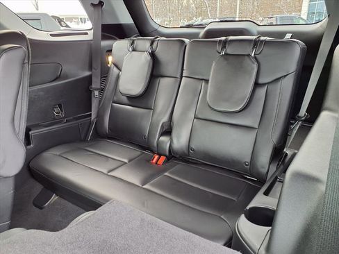 Used 2022 Ford Explorer XLT w/ Equipment Group 202A image 8