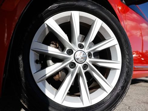 Used 2018 Volkswagen Beetle 2.0T S image 28