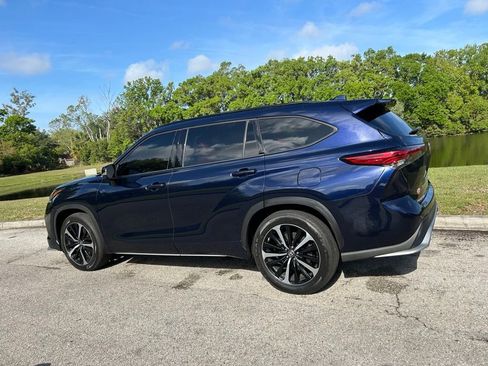 Used 2021 Toyota Highlander XSE image 3