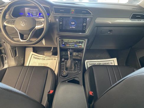 Used 2022 Volkswagen Tiguan SE AWD/4WD image 13