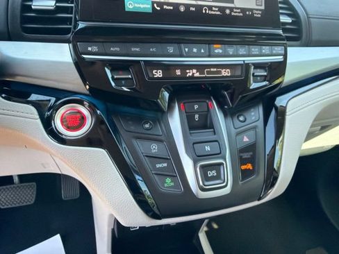 Used 2025 Honda Odyssey Touring image 16