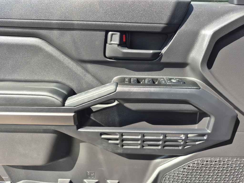 Used 2025 Toyota 4Runner SR5 AWD/4WD image 6