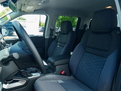 New 2025 Nissan Frontier SV image 20