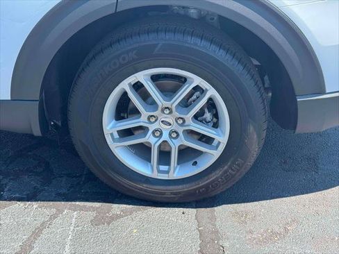 Used 2026 Ford Explorer Active AWD/4WD image 11
